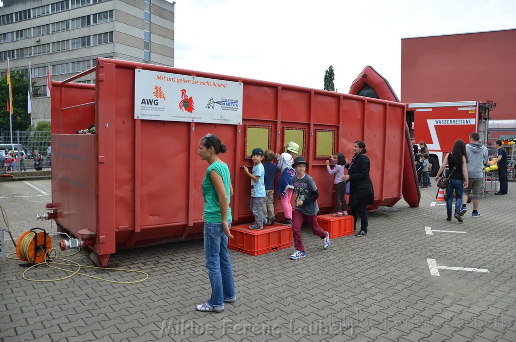 Tag der Offenen Tuer BF Koeln Weidenpesch Scheibenstr P747.JPG